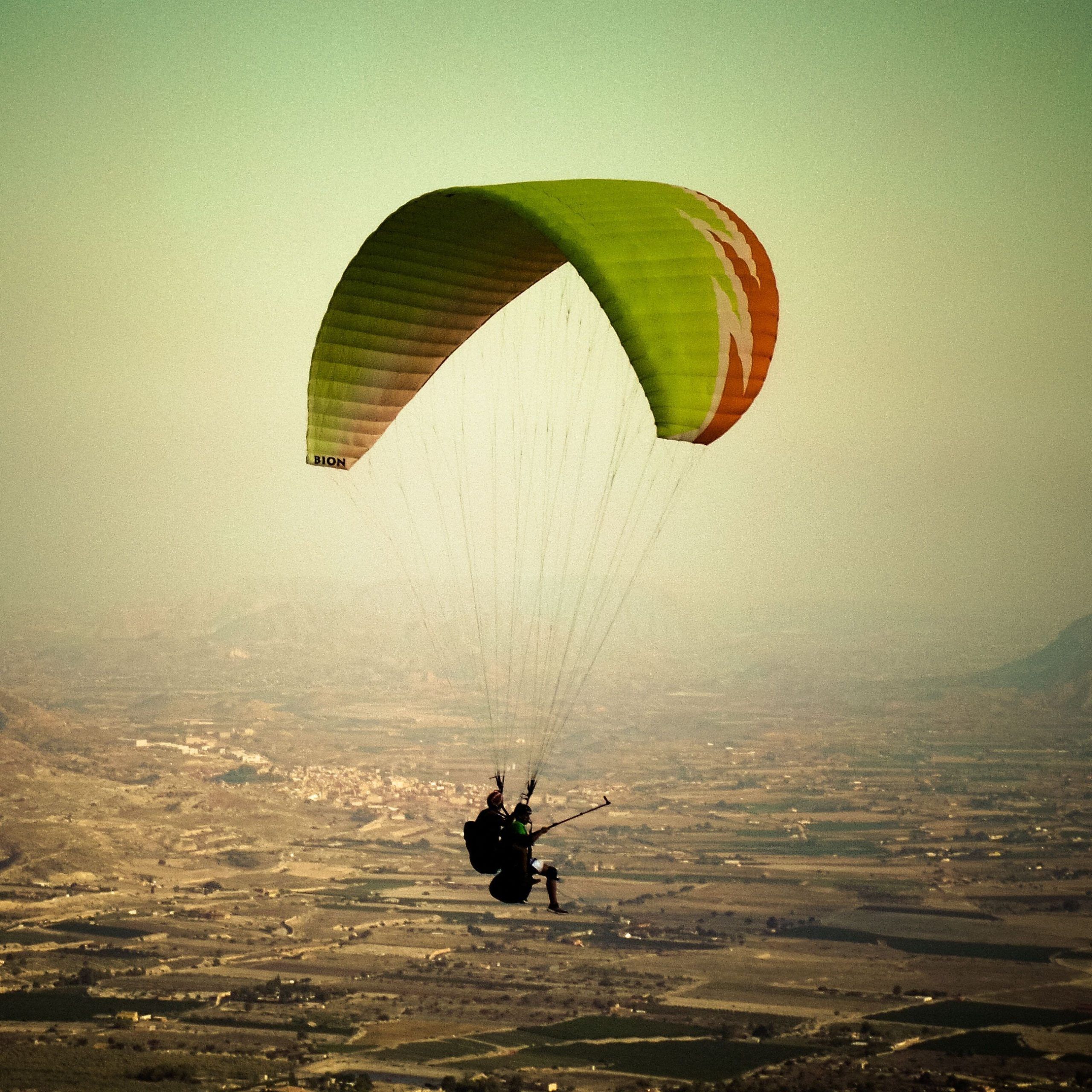 Vuelo en parapente biplaza en Alicante