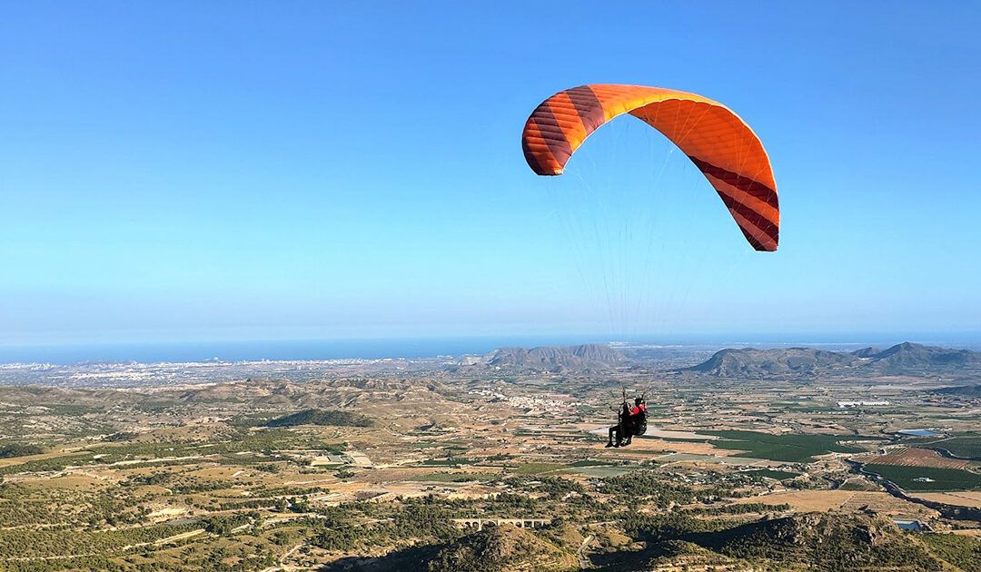 Parapente en Agost: vive la aventura en las montañas de Alicante