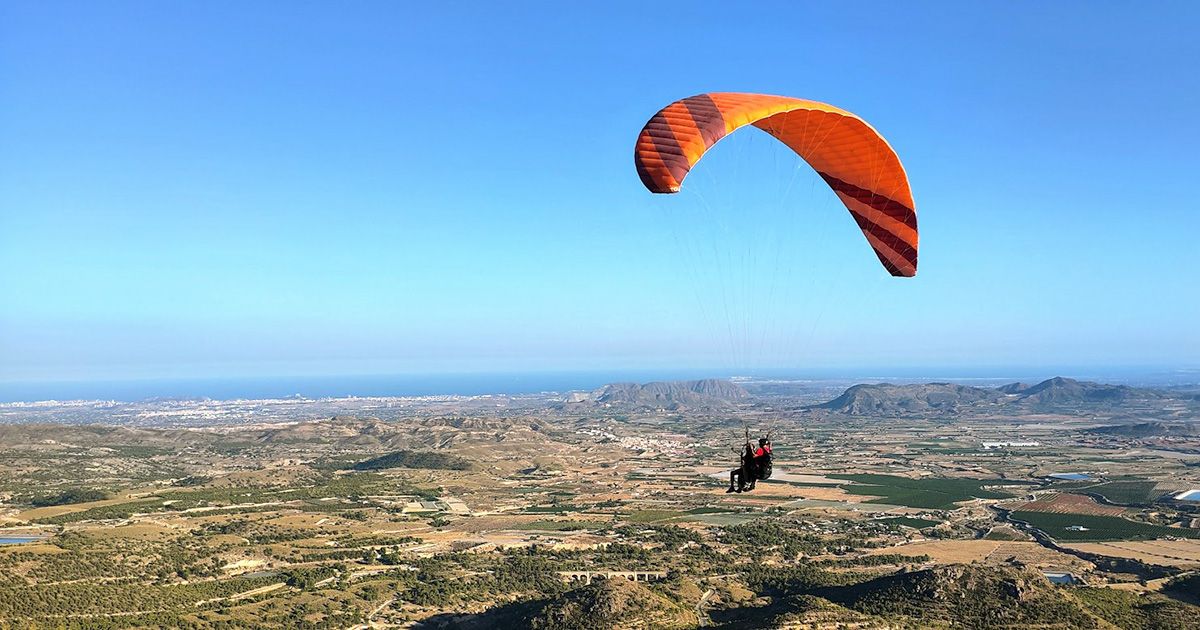 Parapente en Agost: vive la aventura en las montañas de Alicante - Panorámica
