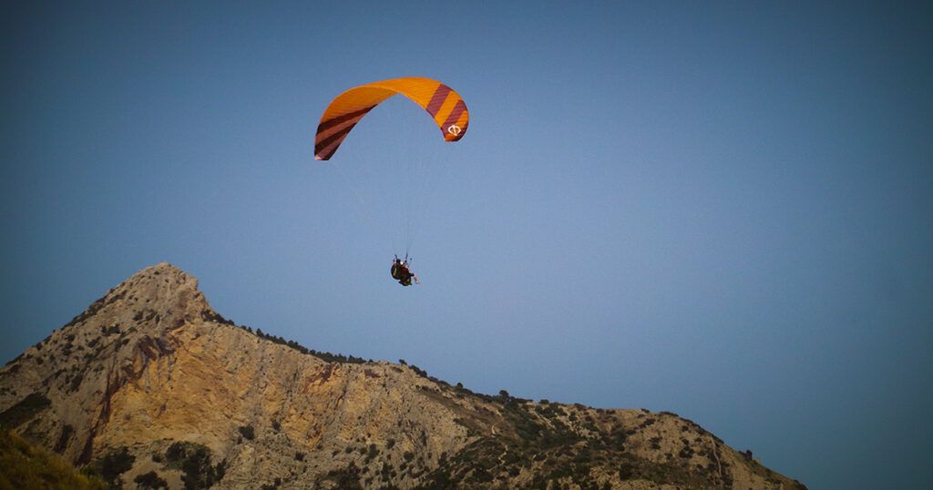 Paragliding in Agost: Experience Adventure in the Alicante Mountains – Sierra del Maigmó